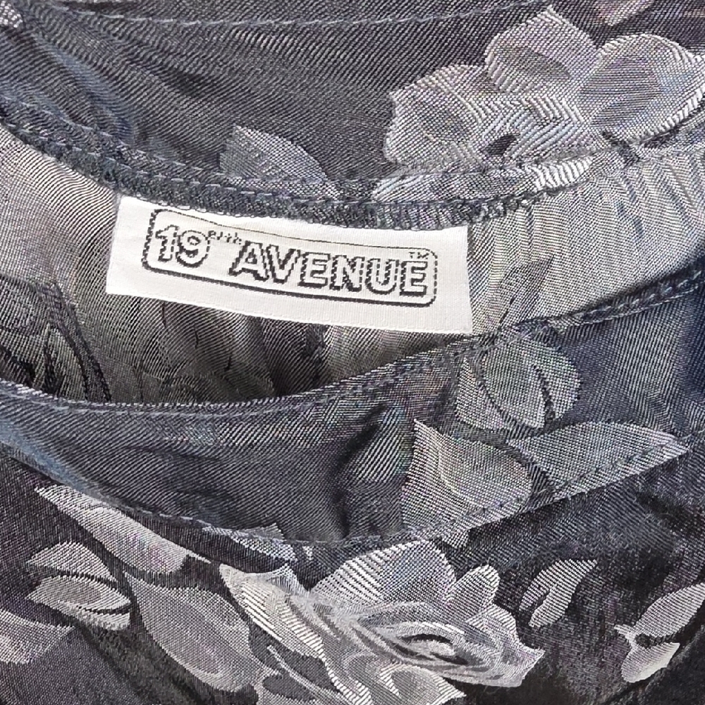 VINTAGE 19th AVENUE Floral Button-Back Skirt – Black & Silver Roses - Picture 7 of 8